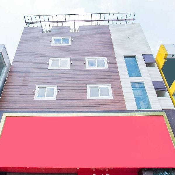 Townhouse MG Road Near Commercial Street