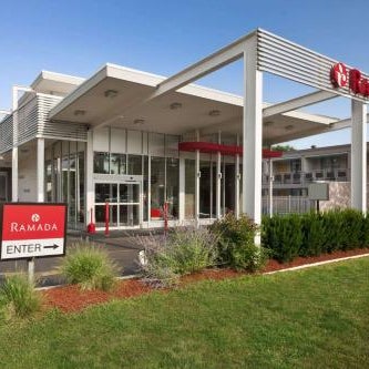 Ramada by Wyndham Rockville Centre Thumbnail