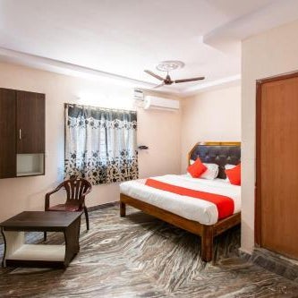 Super OYO Hotel O Adarsh Nagar Near Kavya Hospital