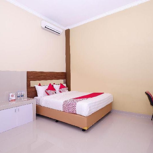 Shabrina Homestay Syariah Terminal Tirtonadi Solo RedPartner