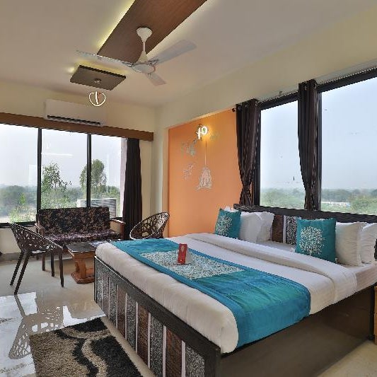 Palette- Siddharth Inn Thumbnail