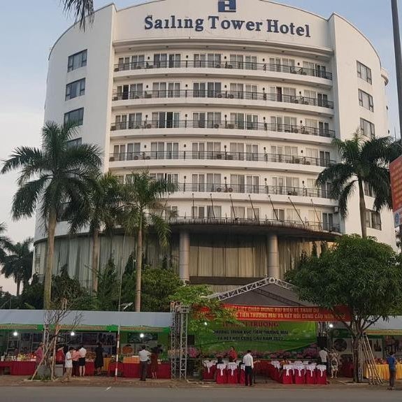 Sailing Tower Hotel
