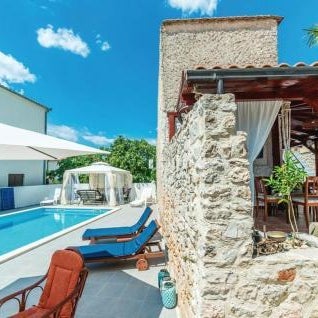 Charming Villa in Jezera with Private Pool