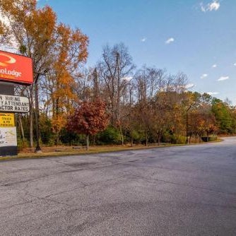 Econo Lodge Inn & Suites Cayce I-26 Airport Thumbnail