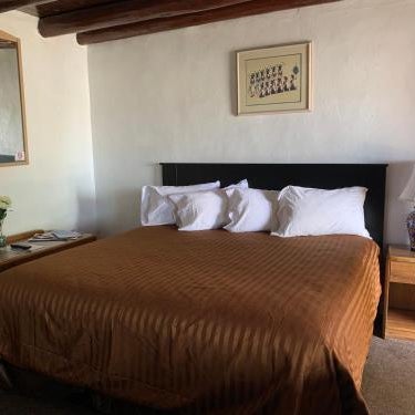 Cottonwood Court Motel Thumbnail