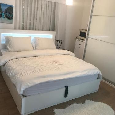 Charming Unit with Pool and Great Amenities