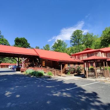 Smoky Falls Lodge Thumbnail
