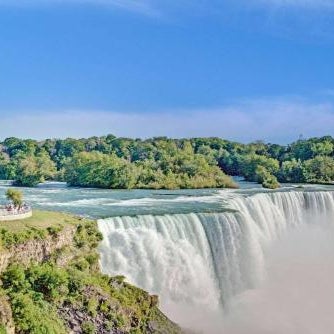 Days Inn & Suites by Wyndham Niagara Falls/Buffalo Thumbnail
