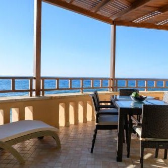 Captain's House Hotel Suites & Apartments