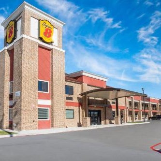 Super 8 by Wyndham Humble/Houston Thumbnail