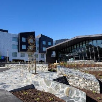 Holiday Inn Express And Suites Queenstown By IHG Thumbnail