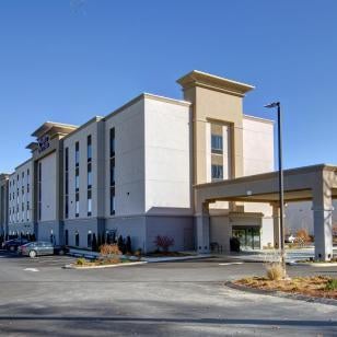 Hampton Inn & Suites Boston/Stoughton Thumbnail