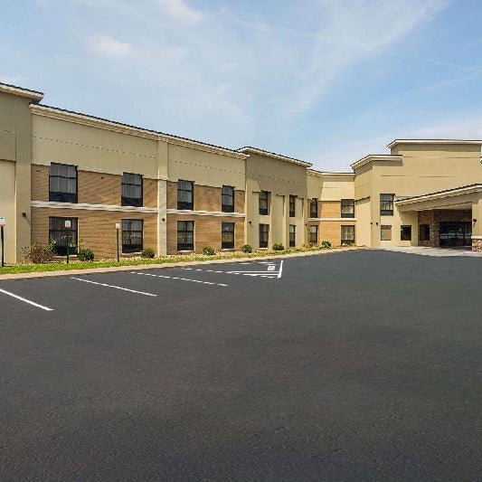 Clarion Inn & Suites Evansville Thumbnail