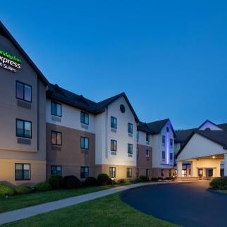 Holiday Inn Express & Suites Bradley Airport By IHG Thumbnail