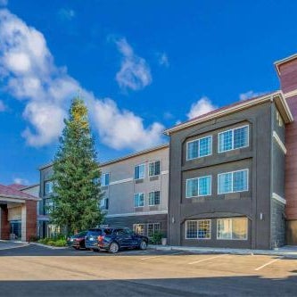 La Quinta Inn & Suites by Wyndham Bakersfield North Thumbnail