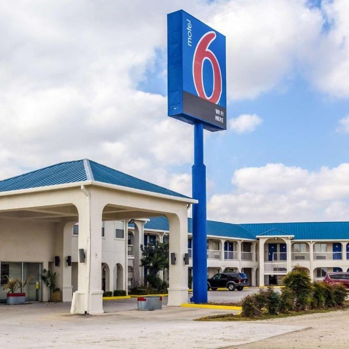 Motel 6 Seguin, TX Thumbnail