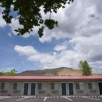 Spoke and Vine Motel Thumbnail