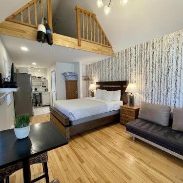 Cozy Cabin Near Walking Trails And Beaches! Thumbnail