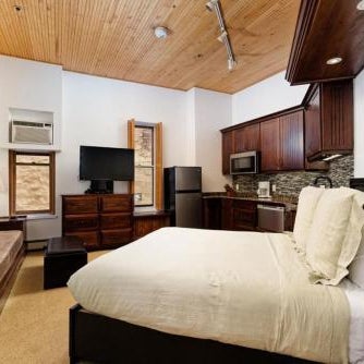 Independence Square 210, Beautiful Studio with Kitchenette, Great Location in Downtown Aspen Thumbnail