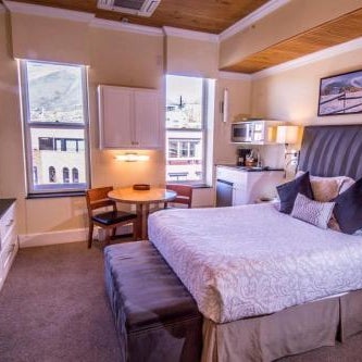 Independence Square 305, Remodeled, 3rd Floor Hotel Room in Aspen's Best Location Thumbnail