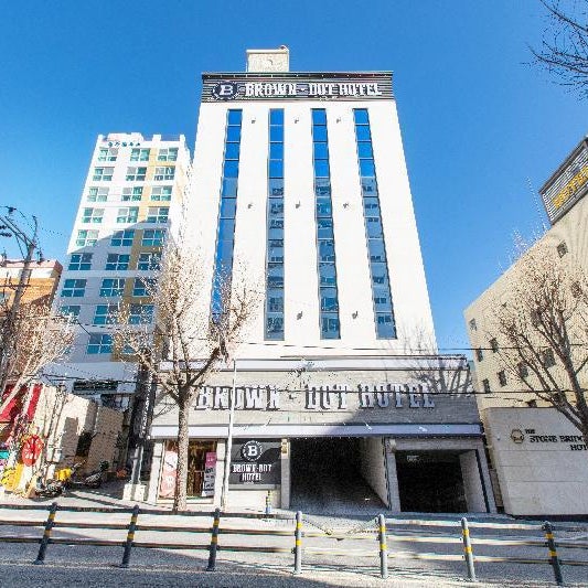 Brown-Dot Hotel Minam Thumbnail