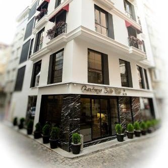 Gardenya Suite Hotel