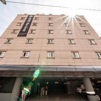 THE GRAY HOTEL Thumbnail