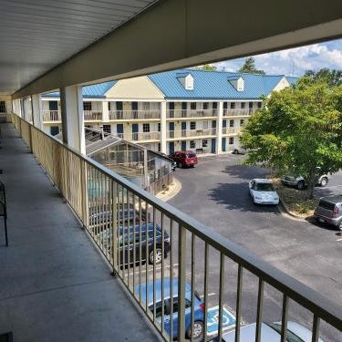 Colonial House Motel Thumbnail