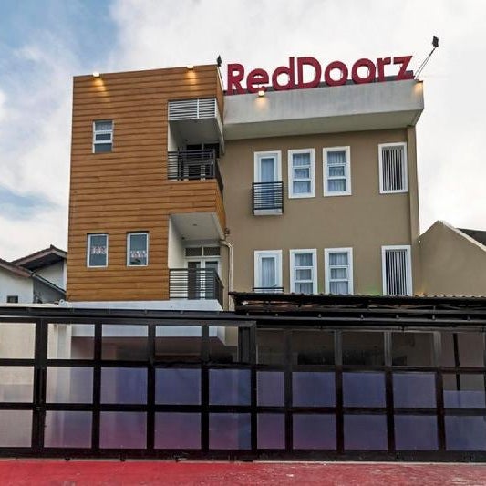 RedDoorz Plus @ Cipete Damai Thumbnail