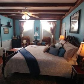 2 River Road Inn & Cottages Thumbnail
