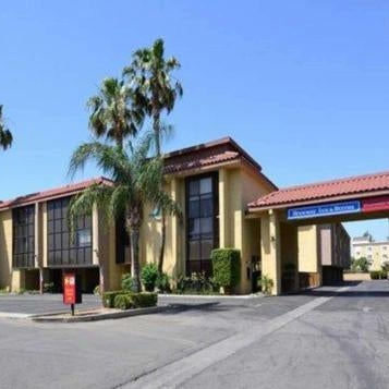 California Inn and Suites Bakersfield Thumbnail