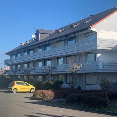 greet Hotel Chatellerault