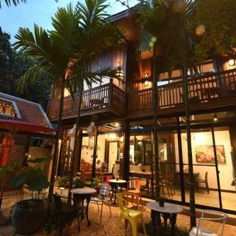 The Eight Ratvithi House
