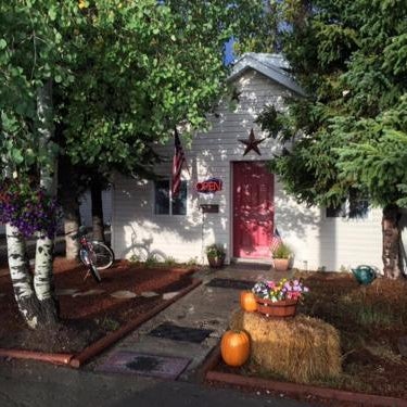 Yellowstone Holiday Motel Thumbnail