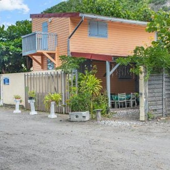 Appartement charmant au Carbet avec vue sur la mer - 50 m2 Thumbnail