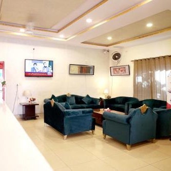 Royalton Inn Hotel - Gulberg