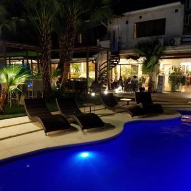 Los Alpes Villa Morra Thumbnail