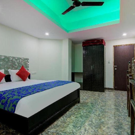 Hotel O P S Grand
