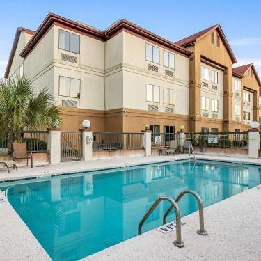 Clarion Pointe Savannah Gateway I-95 Thumbnail