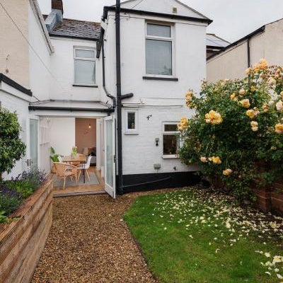 Nomi Homes - Exeter - BOOKDIRECT - Central - BEACH - WIFI Thumbnail