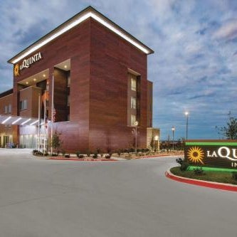 La Quinta Inn & Suites by Wyndham San Marcos Outlet Mall Thumbnail