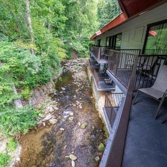 Bear Creek Inn Gatlinburg, TN Thumbnail