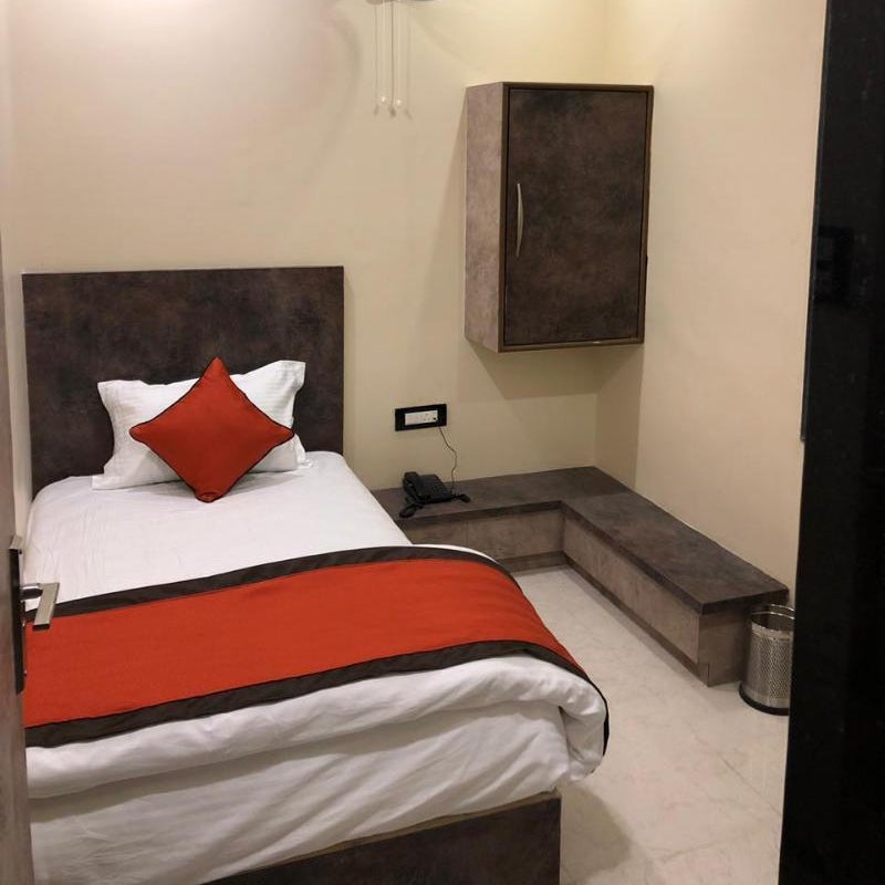 Hotel Frontier Royal
