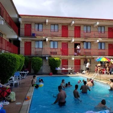 Cloud 9 Inn - Beach Hotel Thumbnail