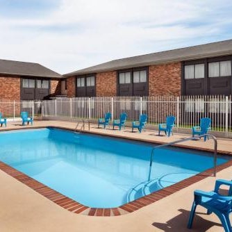 Super 8 by Wyndham Des Moines Thumbnail