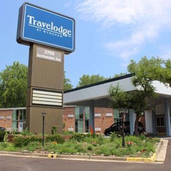Travelodge by Wyndham Water's Edge Hotel - Racine Thumbnail