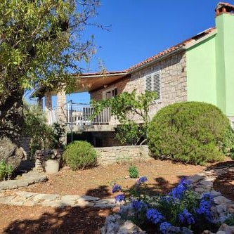 Secluded house with a parking space Cove Stratincica, Korcula - 13430