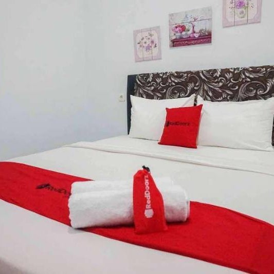 RedDoorz near Velodrome Malang 2