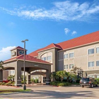 La Quinta Inn & Suites by Wyndham Mercedes Outlet Mall Thumbnail