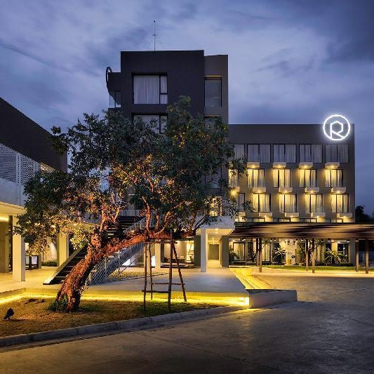 R Photo Hotel